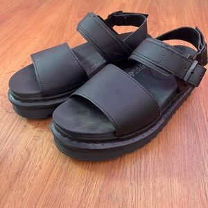 Dr. Martens Black Voss Platform Sandal Size 7L US Women's Strappy Chunky